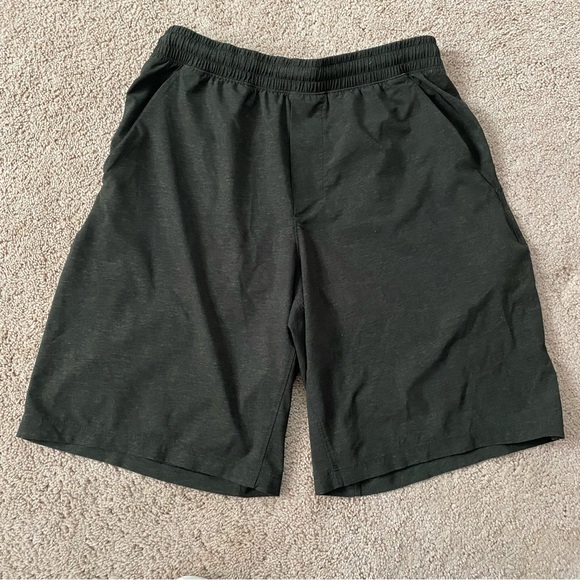 Lululemon Men’s Athletic Shorts - Picture 2 of 6
